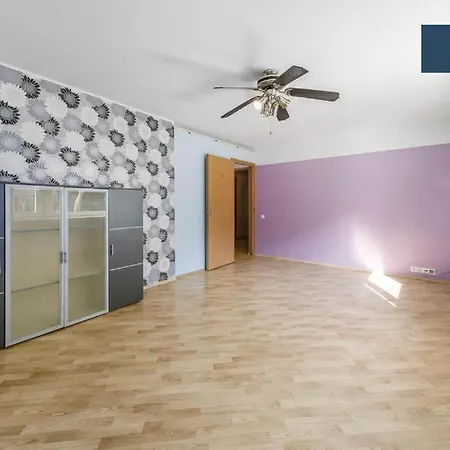 Apartamento Bright Near Bus Statioon *