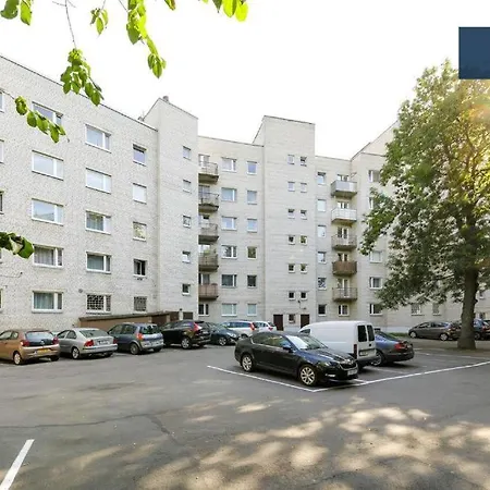 Bright Near Bus Statioon Apartamento *
